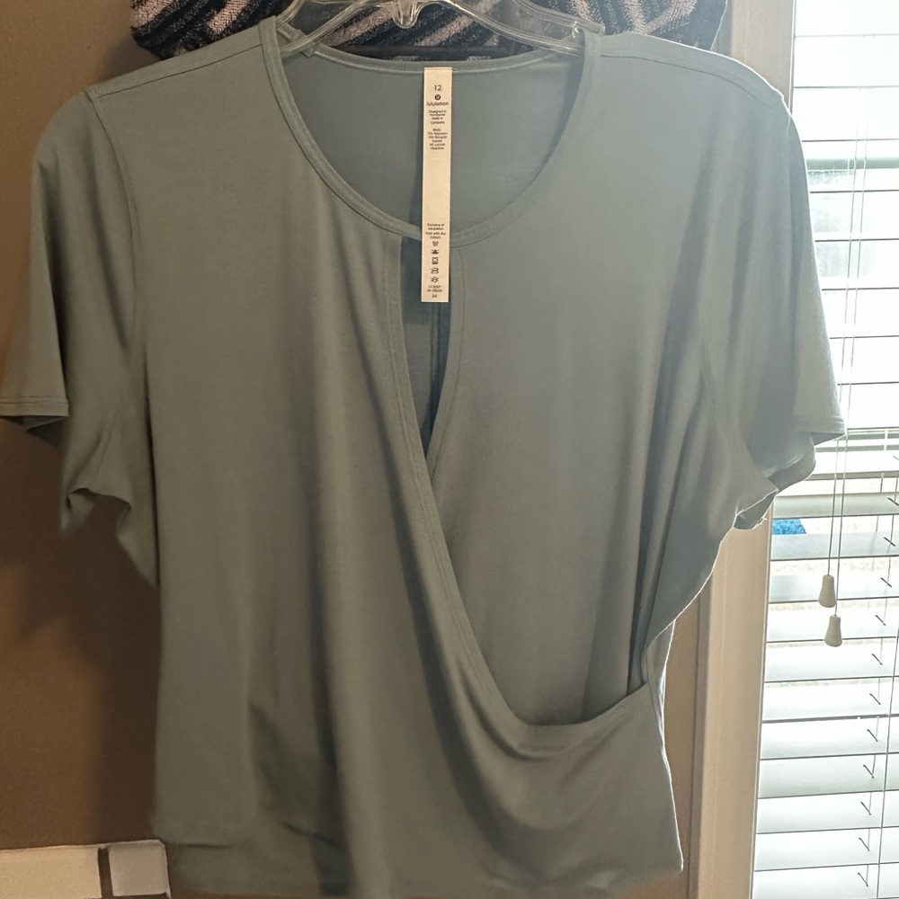 Lululemon shirt